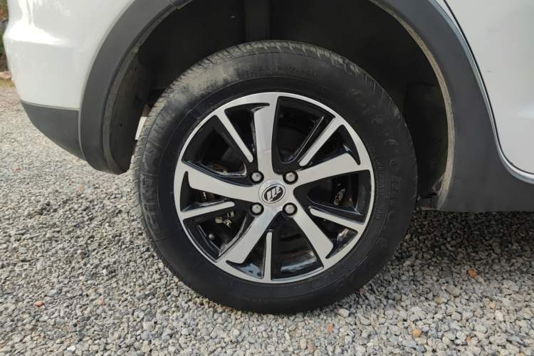 Used Lifan Auto X50 2014 1.5L Manual Luxury Model Right Rear Wheel Hub