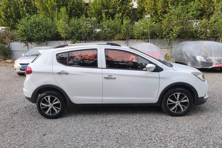 Used Lifan Auto X50 2014 1.5L Manual Luxury Model Right Side