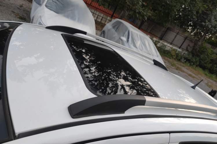 Used Lifan Auto X50 2014 1.5L Manual Luxury Model Roof