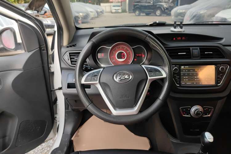 Used Lifan Auto X50 2014 1.5L Manual Luxury Model Steering Wheel