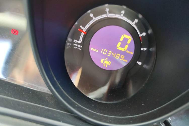 Used Lifan Auto X60 2011 1.8L Manual Luxury Model Odometer Close Up