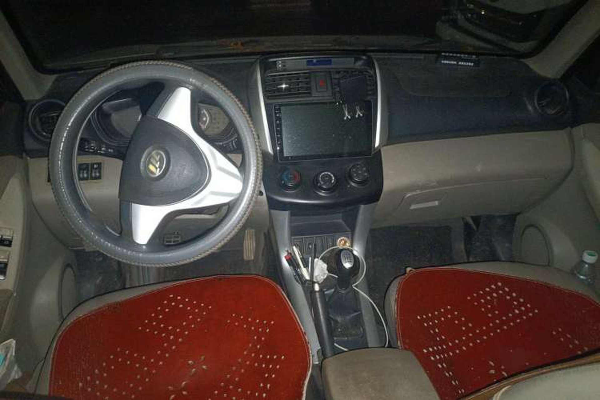 Used Lifan Auto X60 2011 1.8L Manual Comfort Version Center Console
