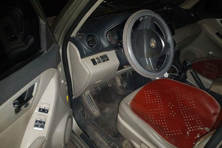 Used Lifan Auto X60 2011 1.8L Manual Comfort Version Driver Seat
