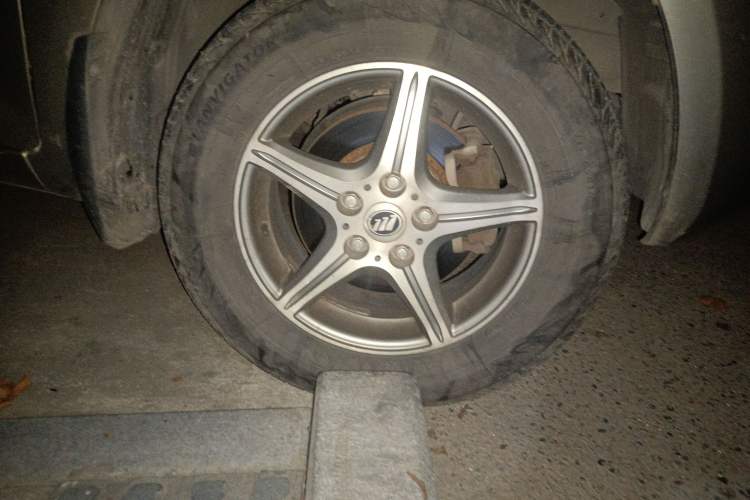 Used Lifan Auto X60 2011 1.8L Manual Comfort Version Right Front Wheel Hub