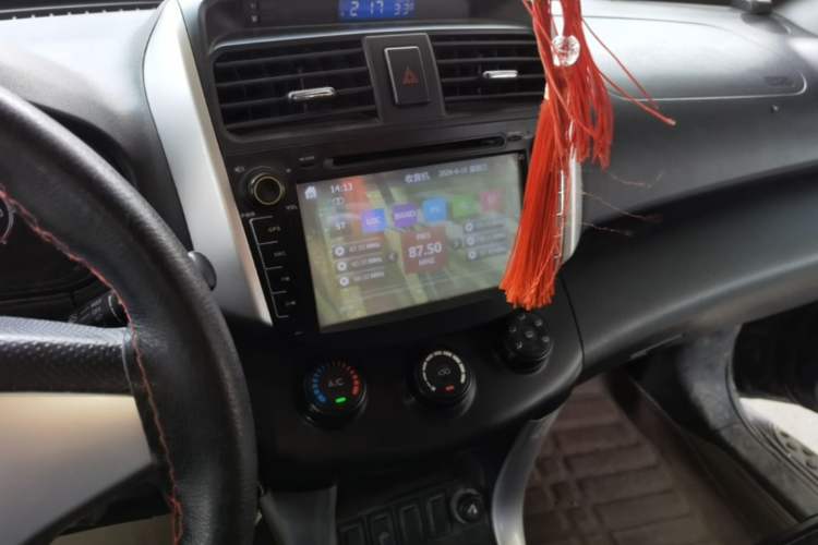 Used Lifan Auto X60 2012 Discovery Edition 1.8L Manual Comfort Model Audio And AC Panel