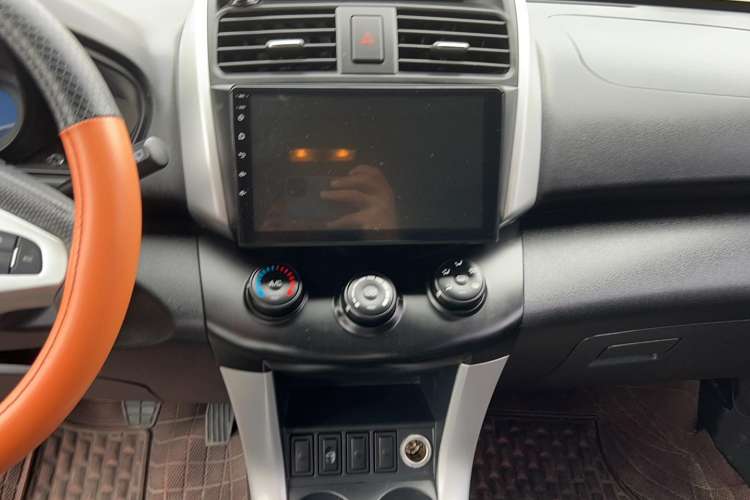 Used Lifan Auto X60 2012 Discovery Edition 1.8L Manual Luxury Model Audio And AC Panel