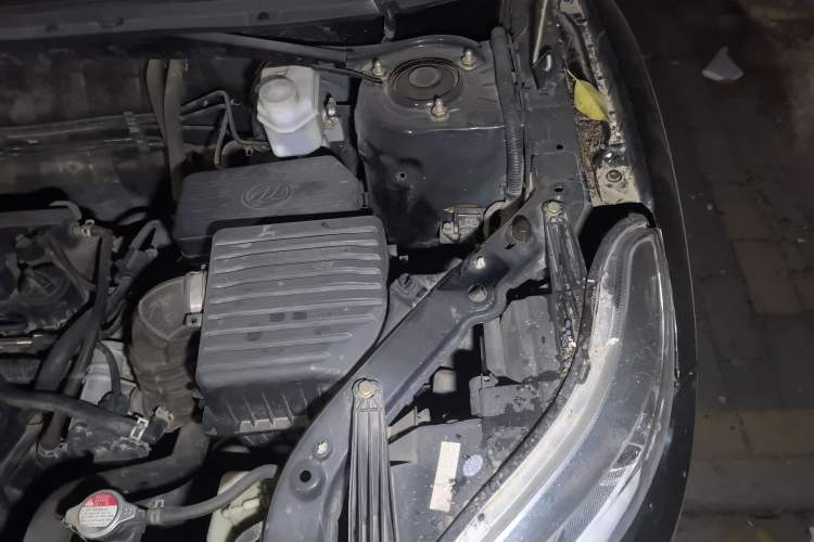 Used Lifan Auto X60 2012 Discovery Edition 1.8L Manual Luxury Model Engine Bay Left
