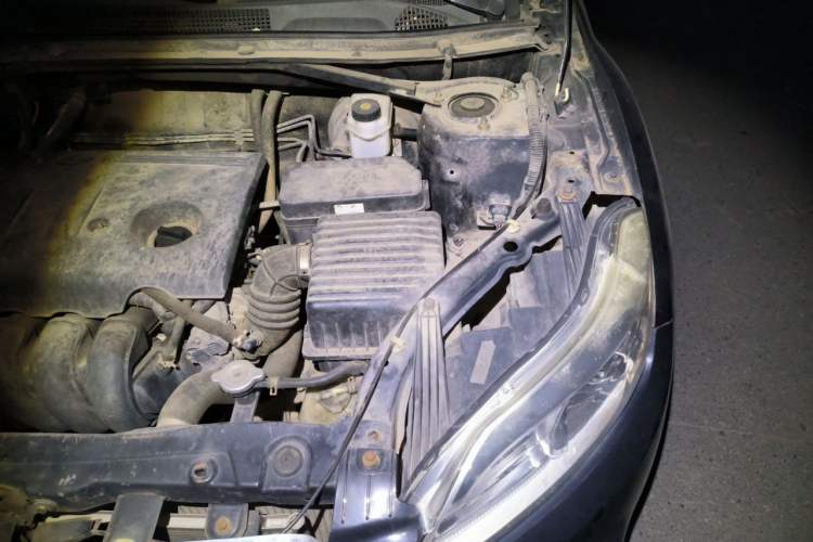 Used Lifan Auto X60 2012 Discovery Edition 1.8L Manual Luxury Model Engine Bay Left