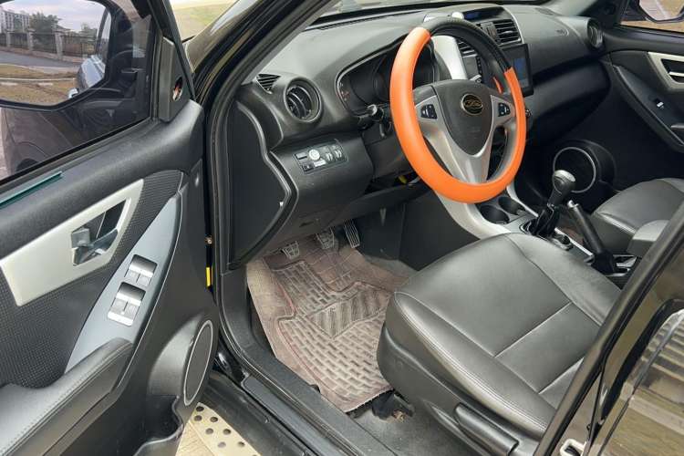 Used Lifan Auto X60 2012 Discovery Edition 1.8L Manual Luxury Model Interior 2