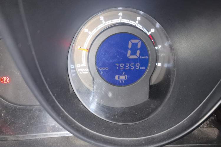 Used Lifan Auto X60 2012 Discovery Edition 1.8L Manual Luxury Model Odometer Close Up