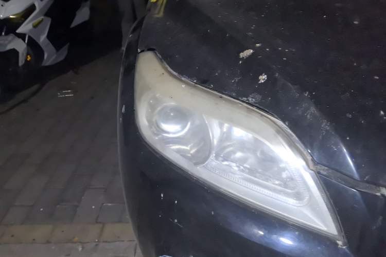 Used Lifan Auto X60 2012 Discovery Edition 1.8L Manual Luxury Model Right Front Headlight
