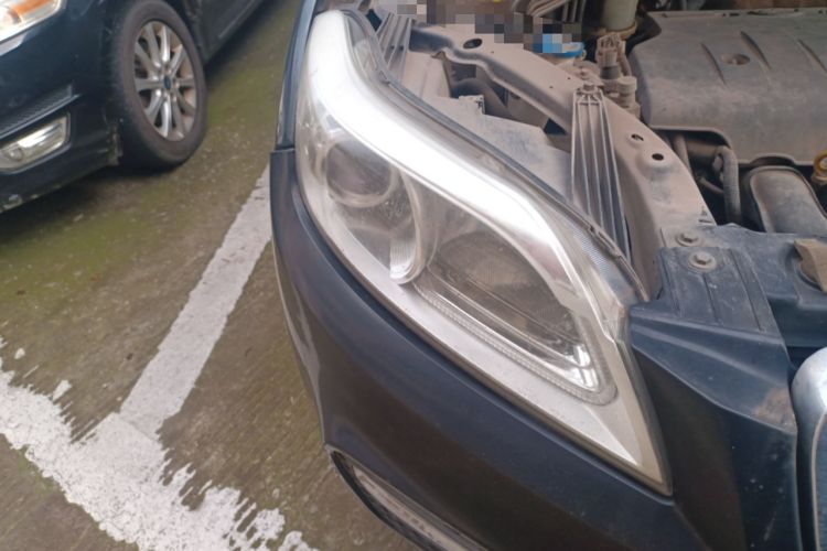 Used Lifan Auto X60 2012 Discovery Edition 1.8L Manual Luxury Model Right Front Headlight