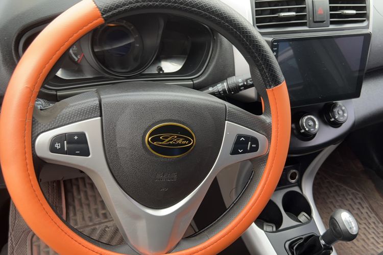 Used Lifan Auto X60 2012 Discovery Edition 1.8L Manual Luxury Model Steering Wheel