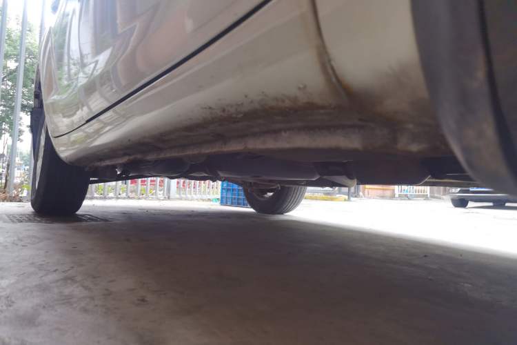 Used Lifan Auto X60 2012 Discovery Edition 1.8L Manual Comfort Model Chassis Front Right