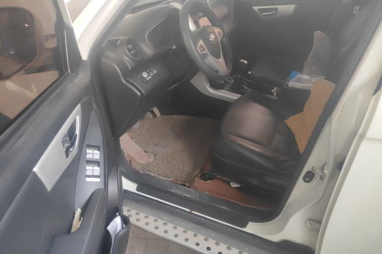 Used Lifan Auto X60 2012 Discovery Edition 1.8L Manual Luxury Model Driver Seat
