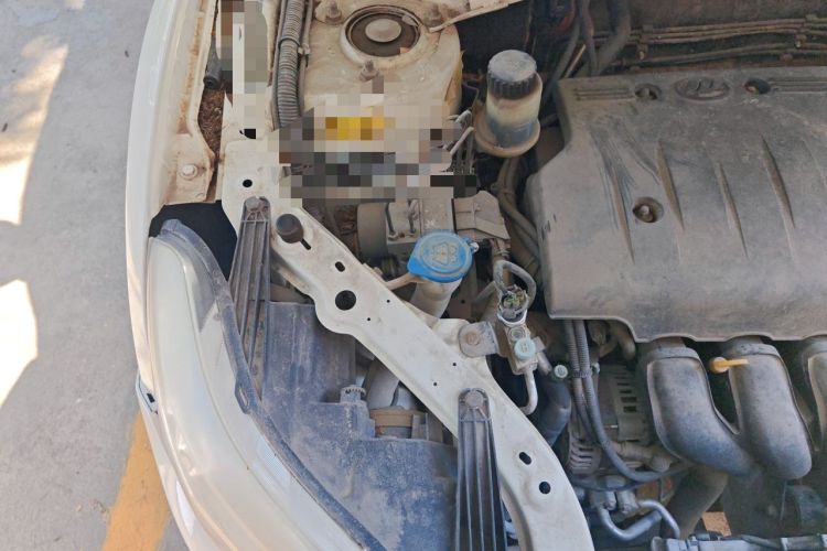 Used Lifan Auto X60 2012 Discovery Edition 1.8L Manual Comfort Model Engine Bay Right