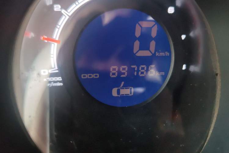 Used Lifan Auto X60 2012 Discovery Edition 1.8L Manual Luxury Model Odometer Close Up