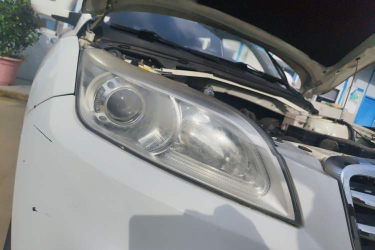 Used Lifan Auto X60 2012 Discovery Edition 1.8L Manual Luxury Model Right Front Headlight