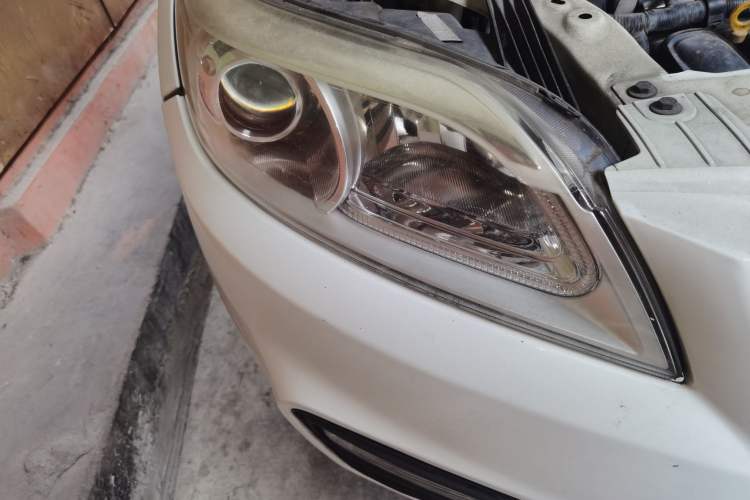 Used Lifan Auto X60 2012 Discovery Edition 1.8L Manual Comfort Model Right Front Headlight