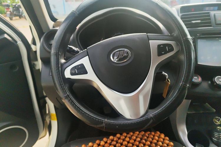 Used Lifan Auto X60 2012 Discovery Edition 1.8L Manual Luxury Model Steering Wheel