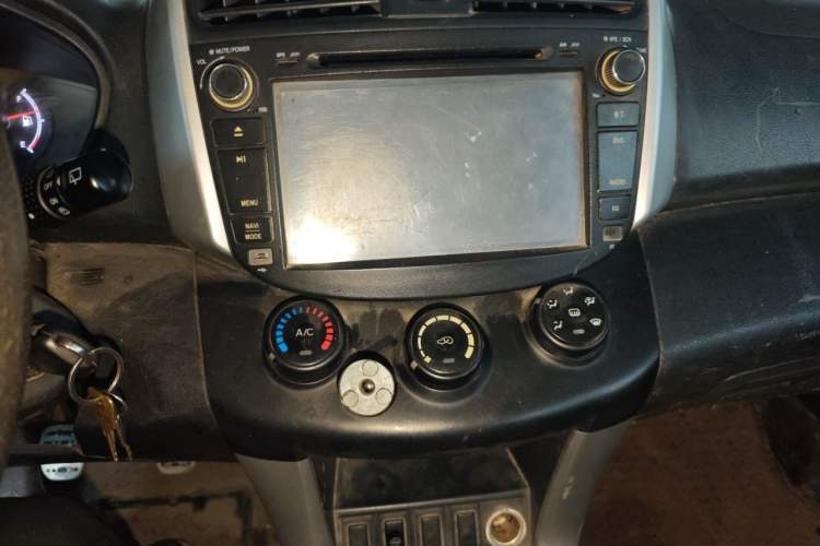Used Lifan Auto X60 2013 1.8L Manual Champion Edition Audio And AC Panel