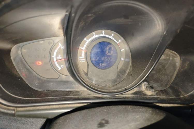 Used Lifan Auto X60 2013 1.8L Manual Champion Edition Odometer Close Up