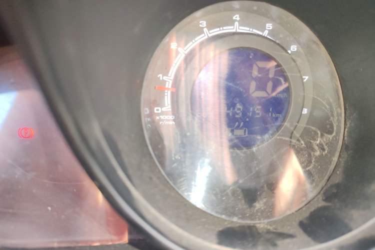 Used Lifan Auto X60 2013 1.8L Manual Champion Edition Odometer Close Up