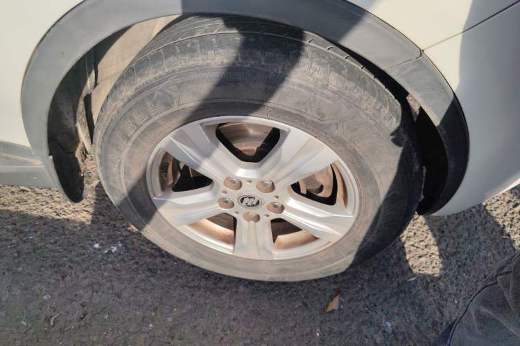 Used Lifan Auto X60 2013 1.8L Manual Champion Edition Right Front Wheel Hub