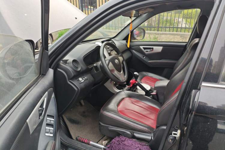 Used Lifan Auto X60 2015 1.8L Manual Comfort Model China V Standard Driver Seat