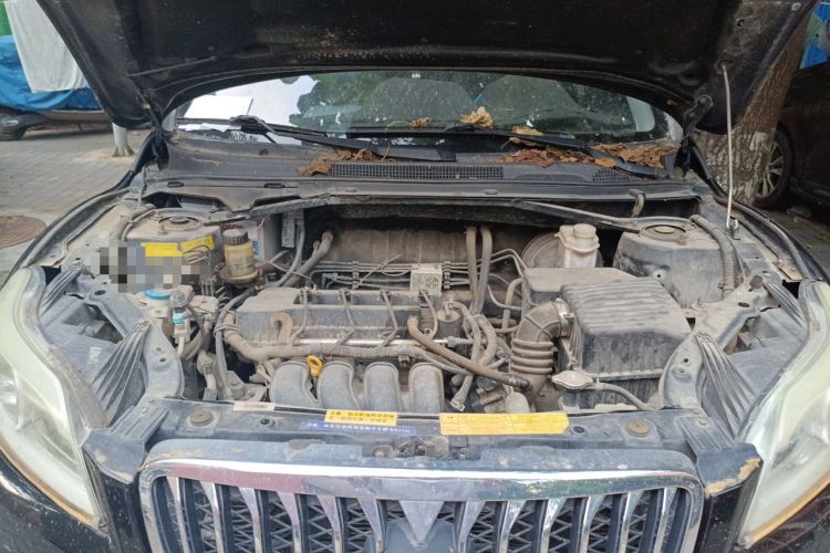 Used Lifan Auto X60 2015 1.8L CVT Comfort Model China V Standard Engine Bay