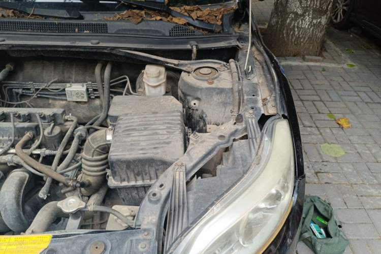 Used Lifan Auto X60 2015 1.8L CVT Comfort Model China V Standard Engine Bay Left