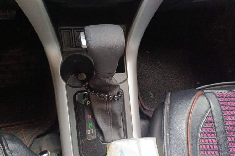 Used Lifan Auto X60 2015 1.8L CVT Comfort Model China V Standard Gear Lever