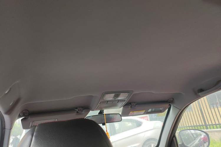Used Lifan Auto X60 2015 1.8L Manual Comfort Model China V Standard Headliner