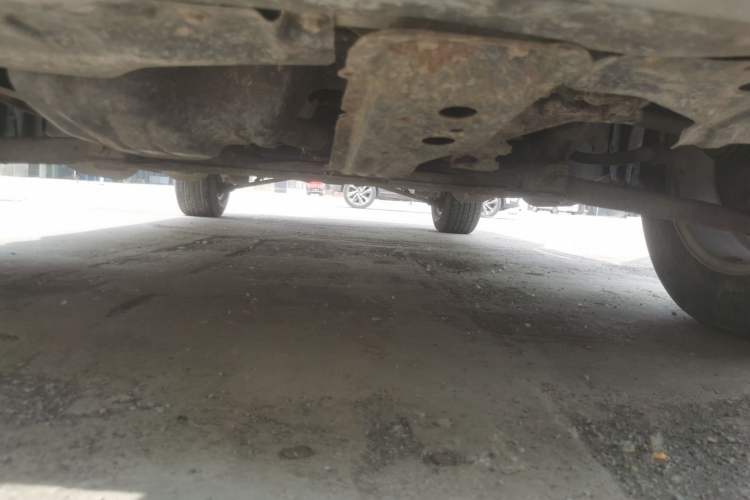 Used Lifan Auto X60 2015 1.8L Manual Luxury Model China IV Standard Chassis Front