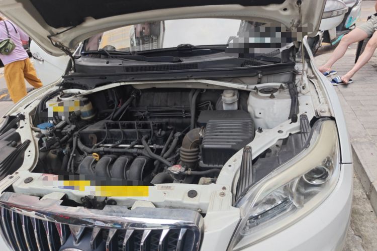 Used Lifan Auto X60 2015 1.8L CVT Comfort Model China IV Standard Engine Bay
