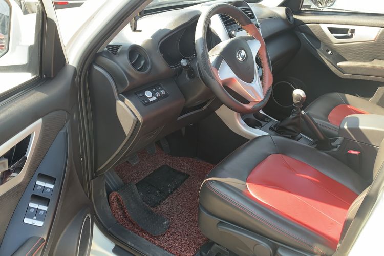 Used Lifan Auto X60 2015 1.8L Manual Comfort Model China IV Standard Interior 2