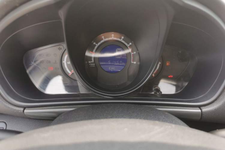 Used Lifan Auto X60 2015 1.8L Manual Luxury Model China IV Standard Odometer Close Up