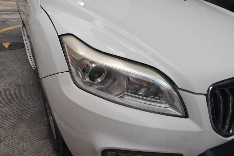 Used Lifan Auto X60 2015 1.8L CVT Comfort Model China IV Standard Right Front Headlight