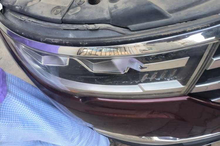 Used Lifan Auto X80 2017 2.0T Automatic Comfort Model Right Front Headlight