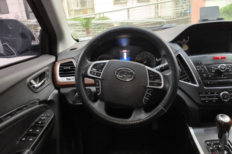 Used Lifan Auto X80 2017 2.0T Automatic Comfort Model Steering Wheel