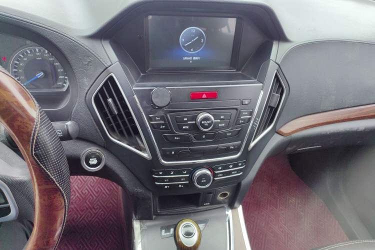 Used Lifan Auto X80 2017 2.0T Automatic Comfort Model Audio And AC Panel
