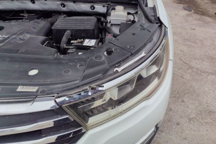 Used Lifan Auto X80 2017 2.0T Automatic Comfort Model Engine Bay Left
