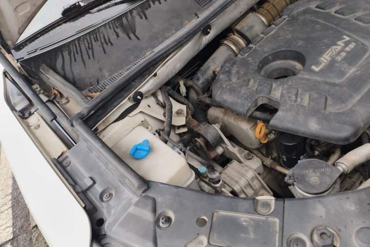 Used Lifan Auto X80 2017 2.0T Automatic Comfort Version Engine Bay Right