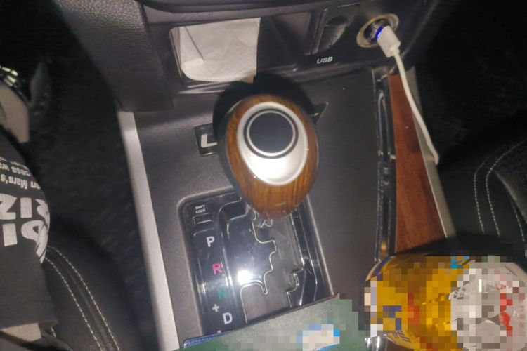 Used Lifan Auto X80 2017 2.0T Automatic Comfort Version Gear Lever