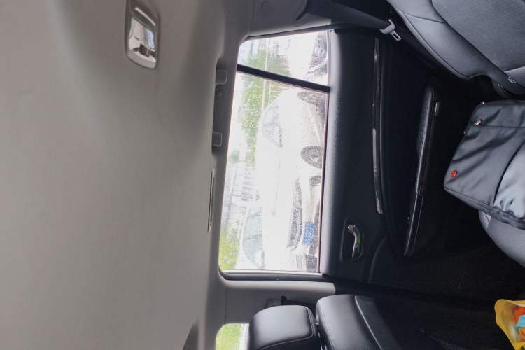 Used Lifan Auto X80 2017 2.0T Automatic Comfort Version Headliner