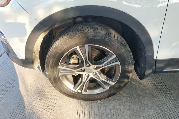 Used Lifan Auto X80 2017 2.0T Automatic Comfort Model Left Front Wheel Hub