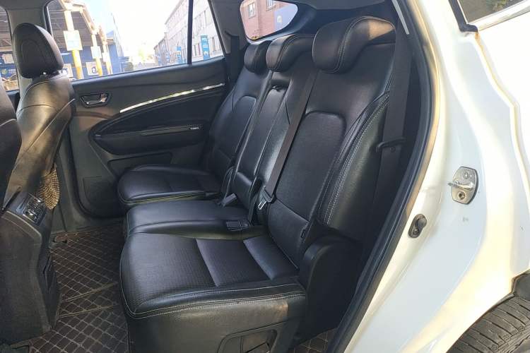 Used Lifan Auto X80 2017 2.0T Automatic Comfort Model Left Rear Seat