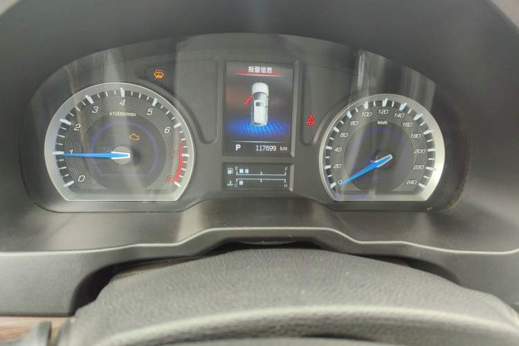 Used Lifan Auto X80 2017 2.0T Automatic Comfort Model Odometer Close Up