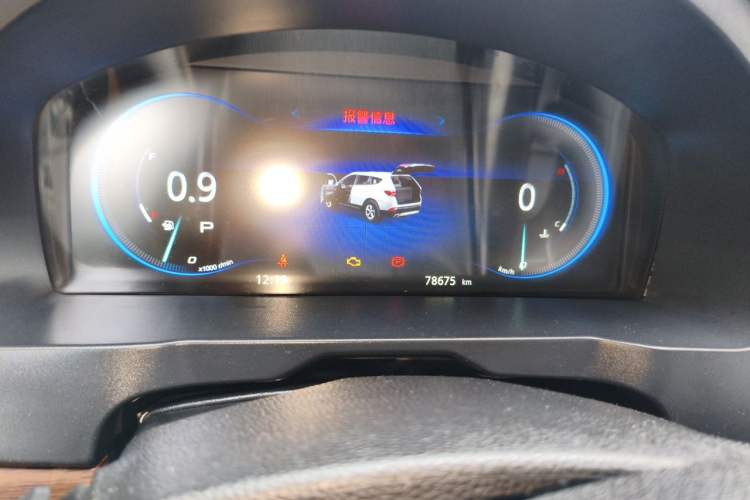 Used Lifan Auto X80 2017 2.0T Automatic Comfort Version Odometer Close Up