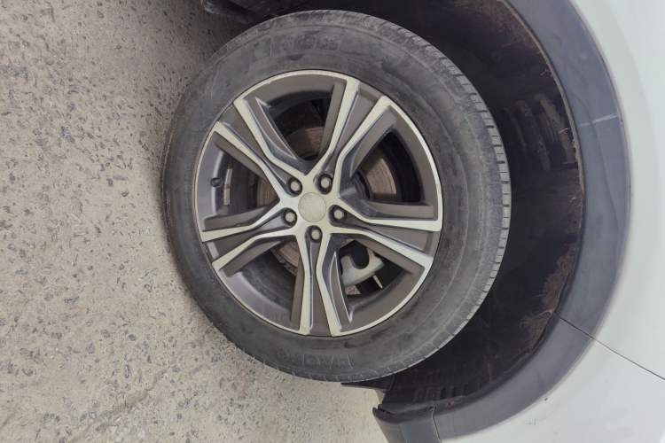 Used Lifan Auto X80 2017 2.0T Automatic Comfort Model Right Front Wheel Hub